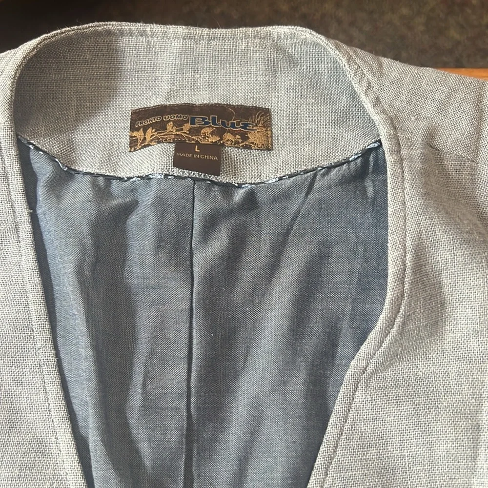 Vest - Picture 4 of 4